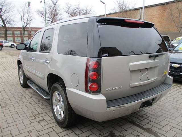 2007 GMC Yukon AWD Denali 4dr SUV